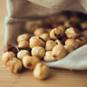 Nocciole siciliane crude sgusciate e tostate