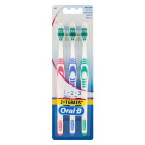 Oral-B Classic Care TriPack Setole Medie 3 Spazzolini