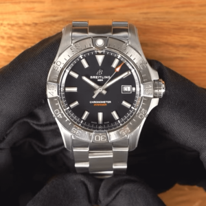Breitling Avenger Automatic Gmt 44mm A32320101B1A1