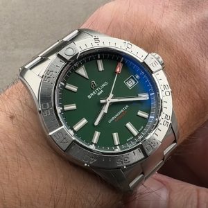 Breitling Avenger Automatic 42 mm A17328101L1A1 M